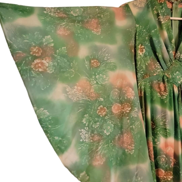 Vintage | Green Floral Angel Wing Maxi - Picture 3 of 7
